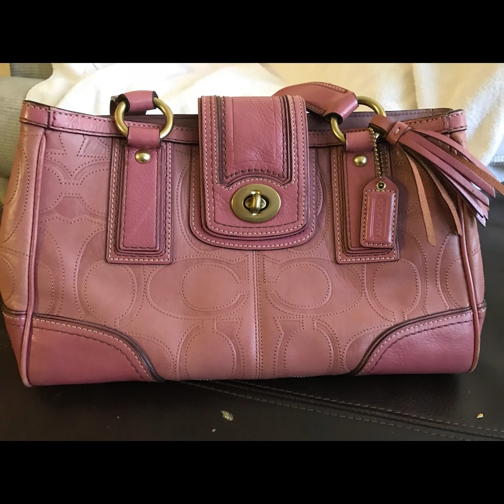 Gorgeous pink coach bag, medium size